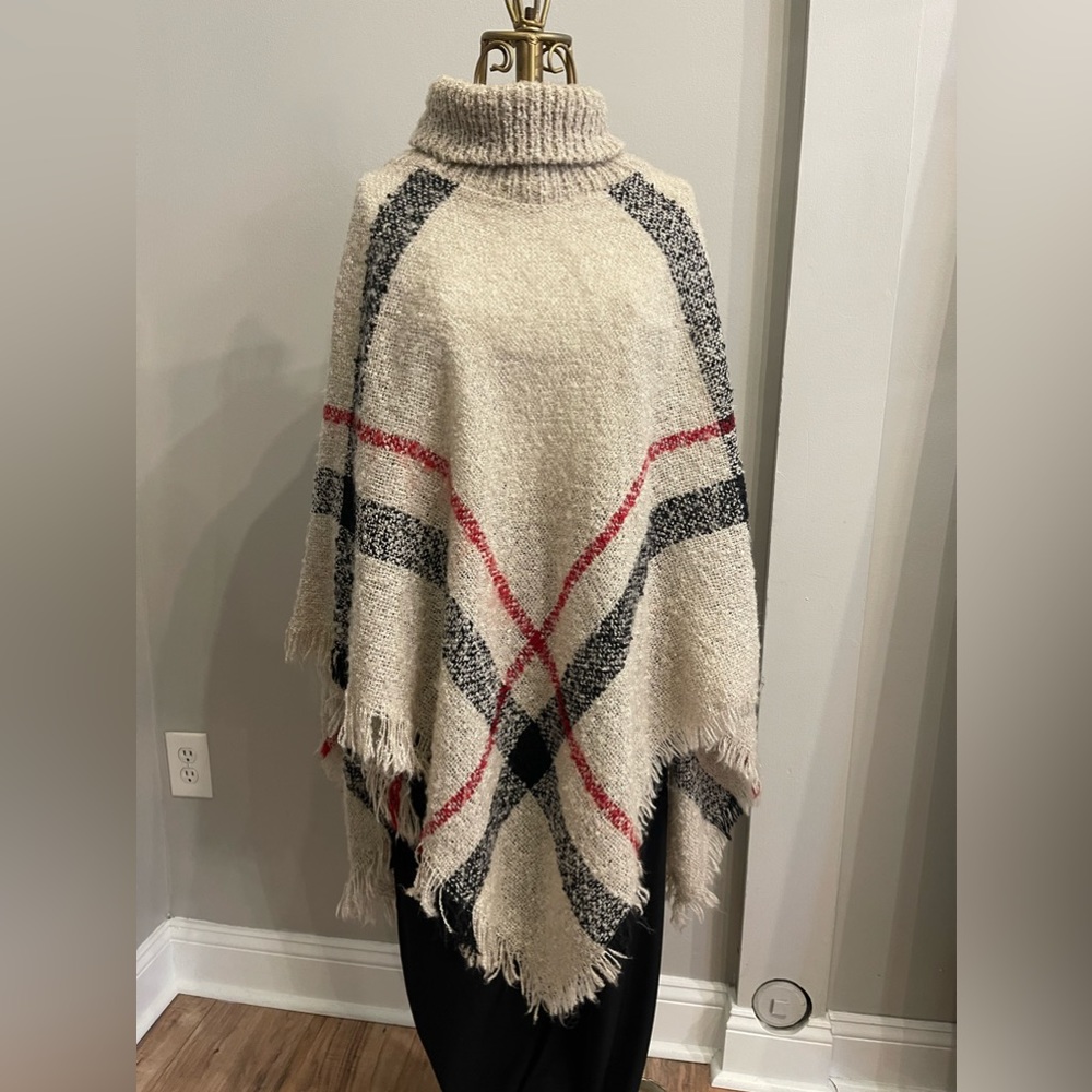🖤❤️🤎 Burberry Print Turtleneck Poncho One Size 🤎❤️🖤